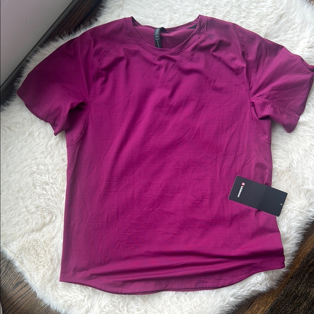 NWT Men’s Lululemon License to Train Shirt